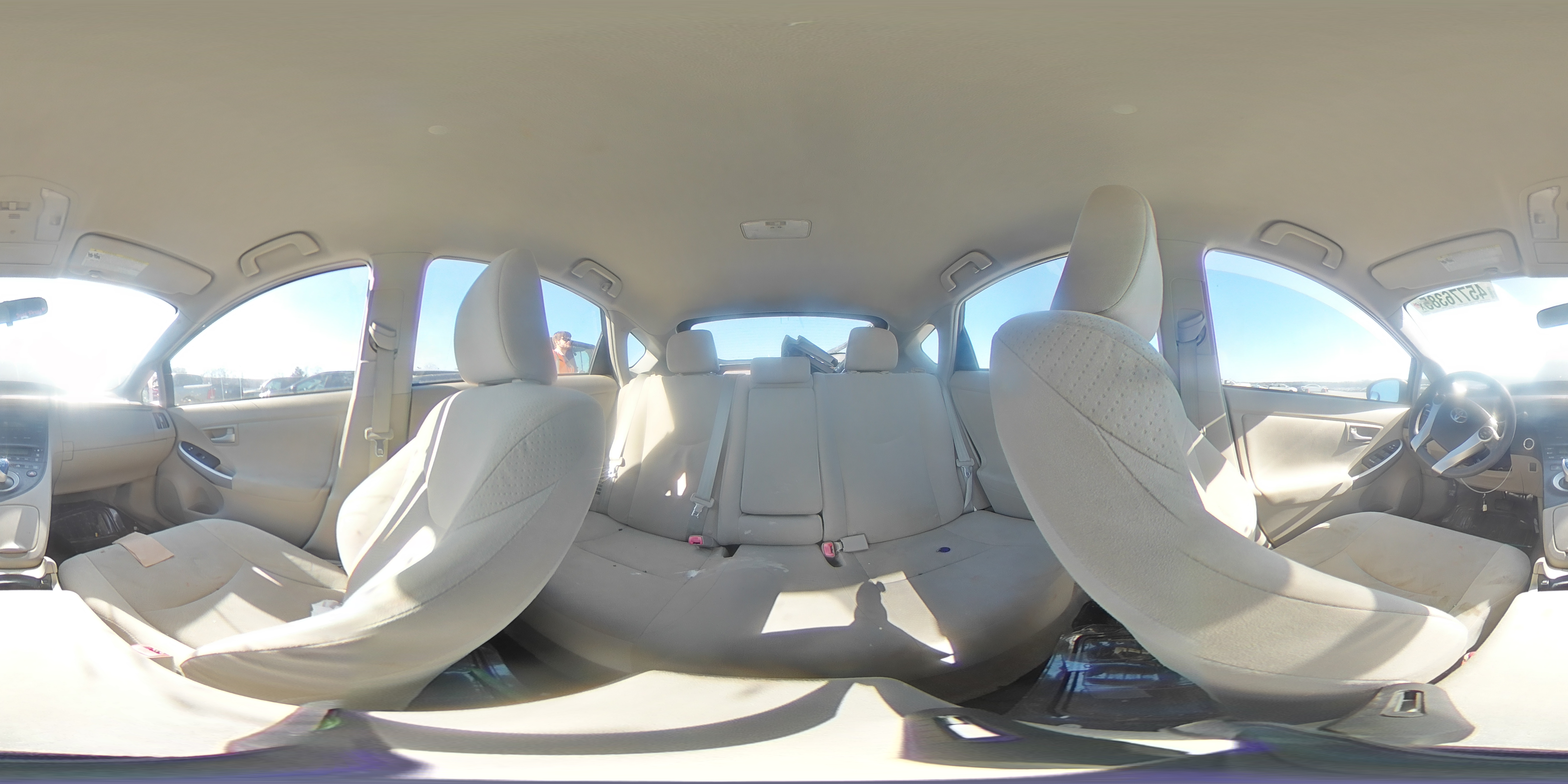 2011 Toyota Prius - Image 13