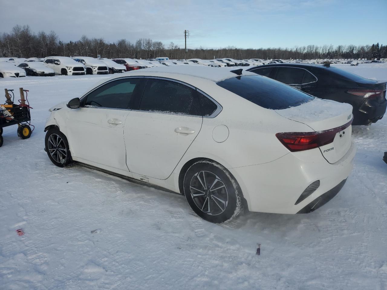 2022 Kia Forte - Image 2