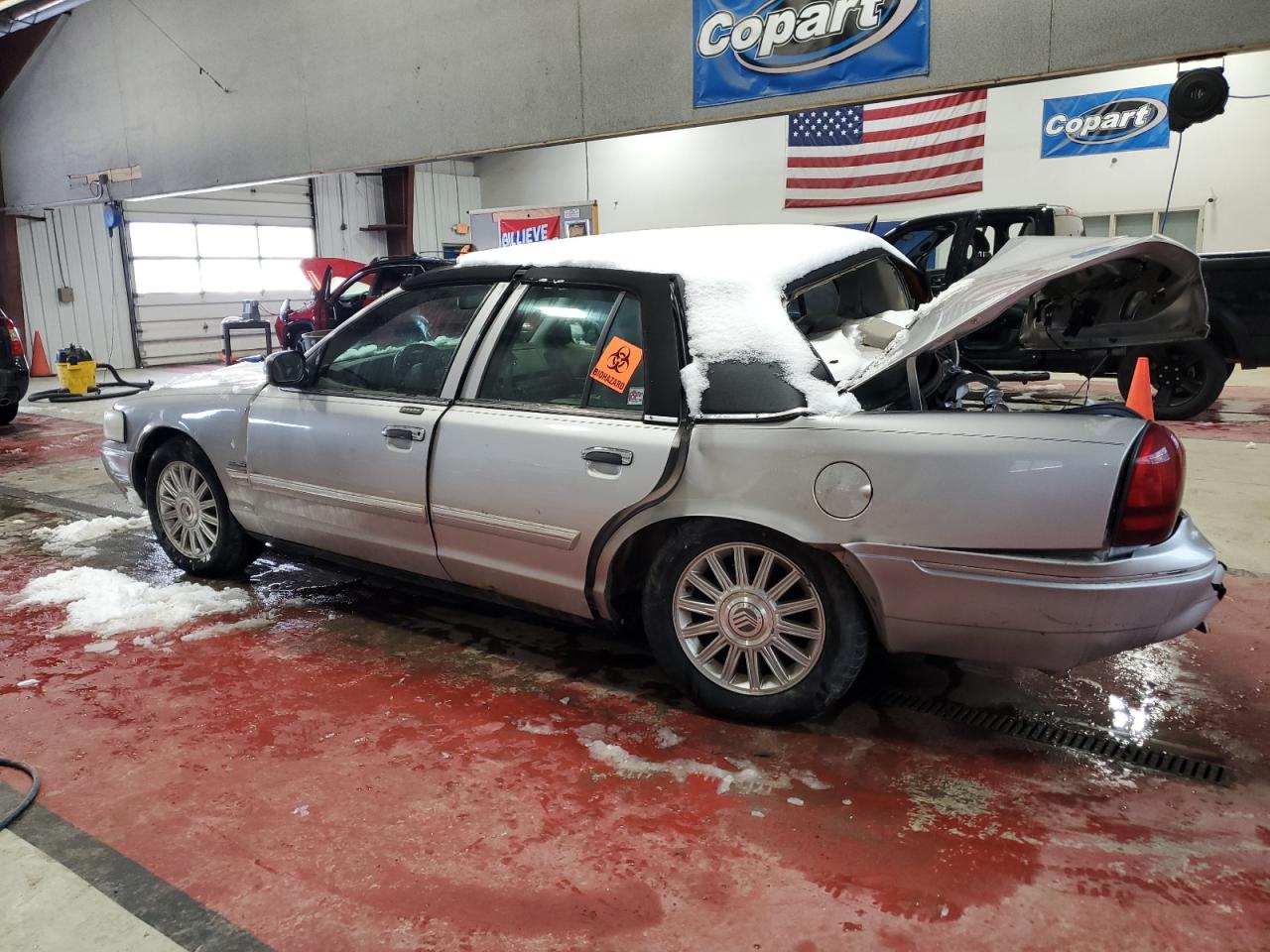 2011 Mercury Grand Marquis - Image 2