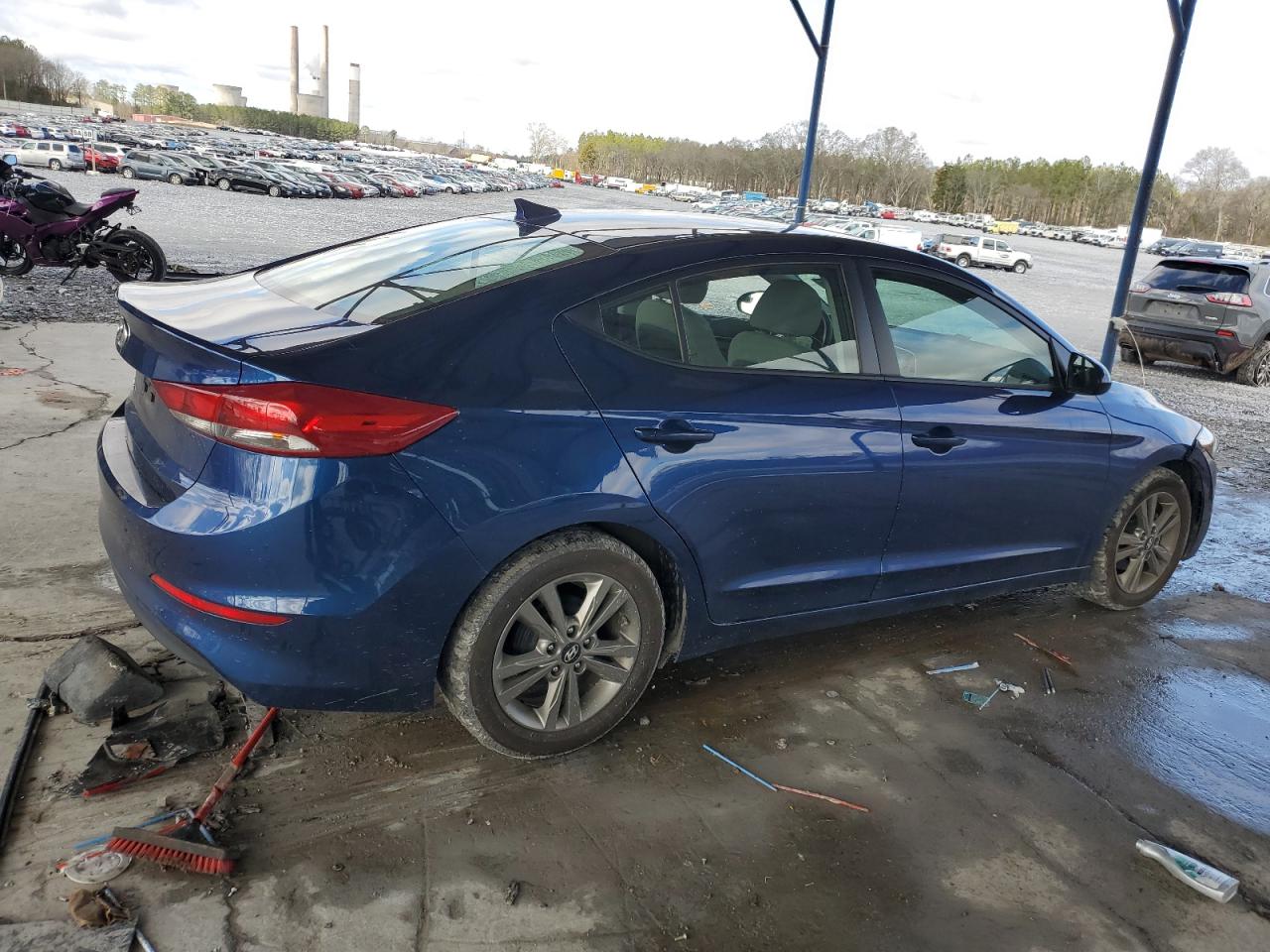 2017 Hyundai Elantra - Image 3