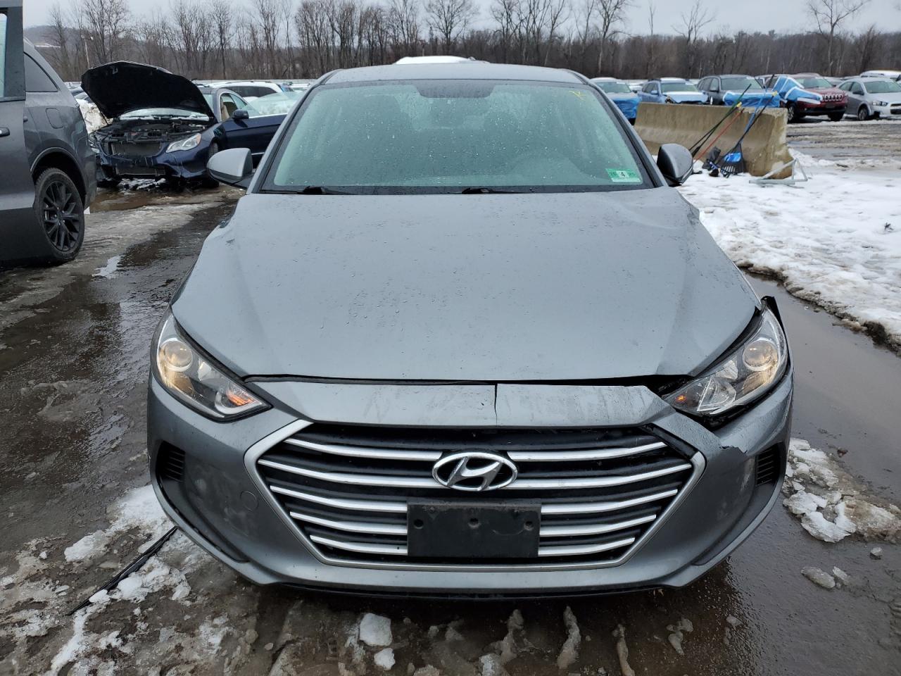 2018 Hyundai Elantra - Image 5