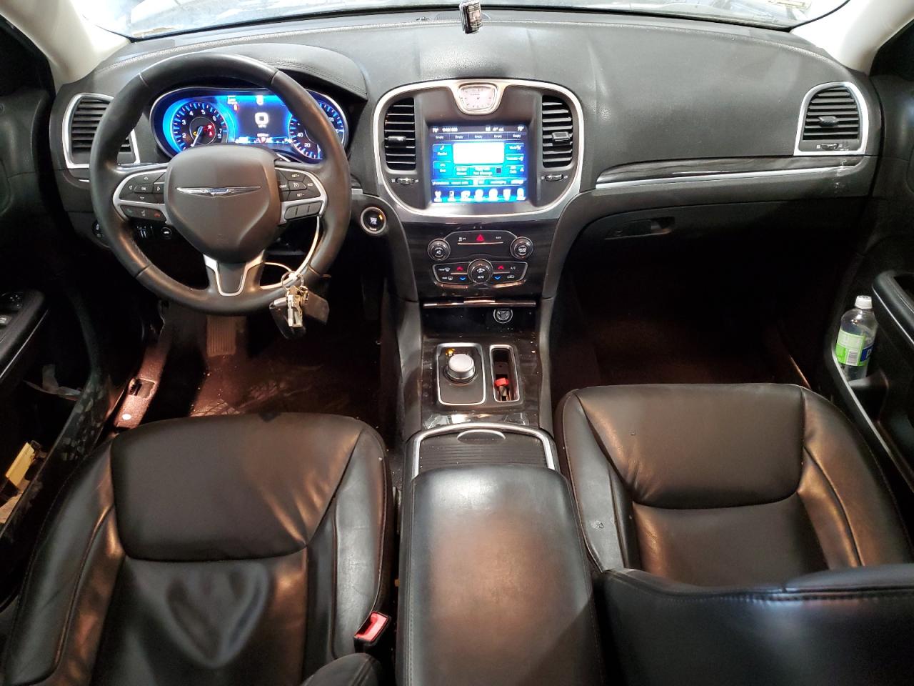 2016 Chrysler 300 - Image 8