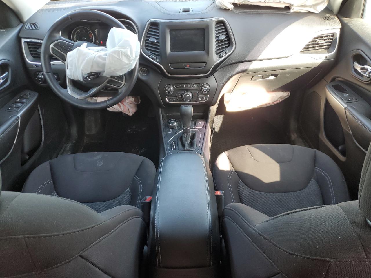 2019 Jeep Grand Cherokee - Image 8