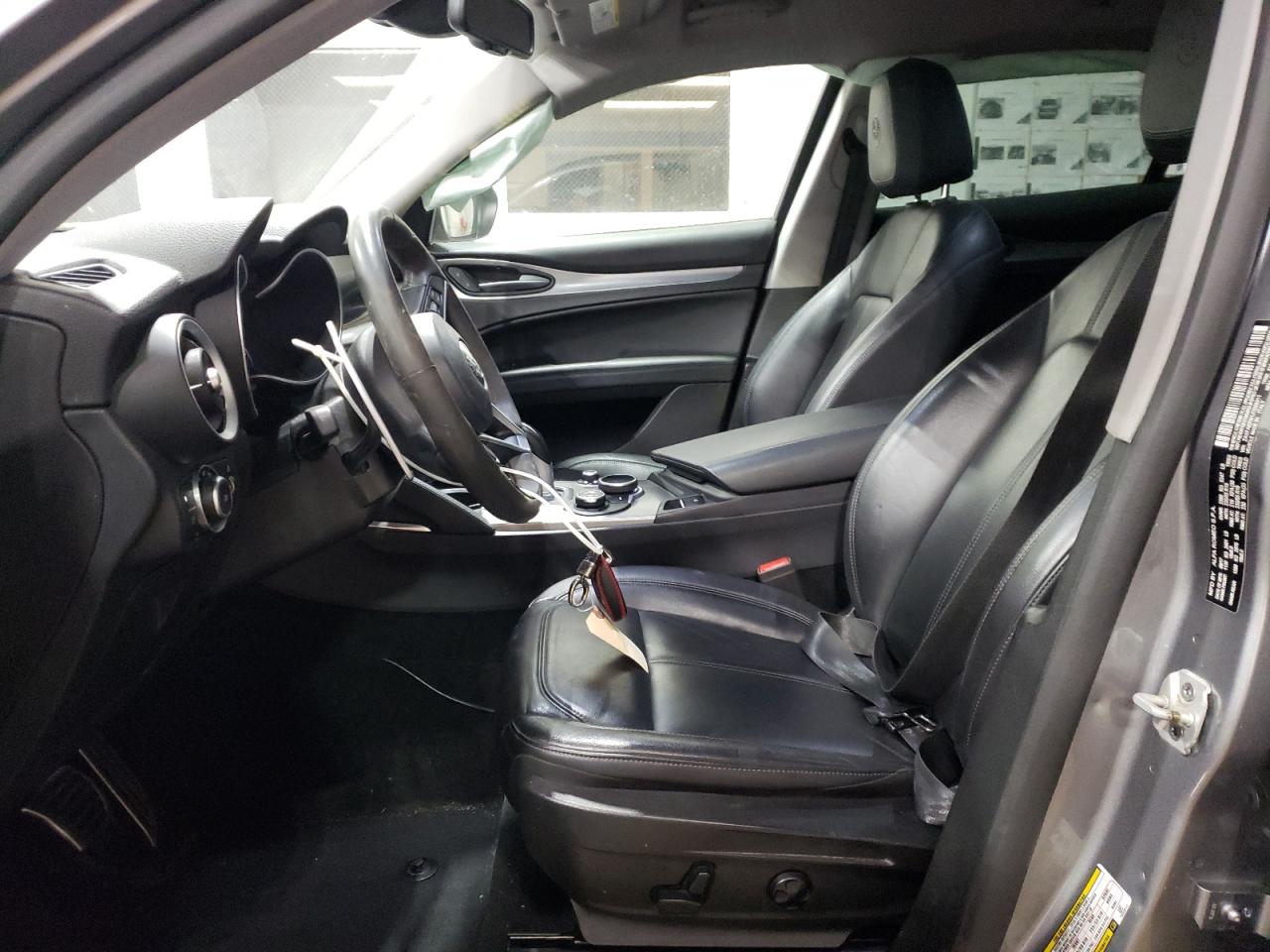 2018 Alfa Romeo Stelvio - Image 7