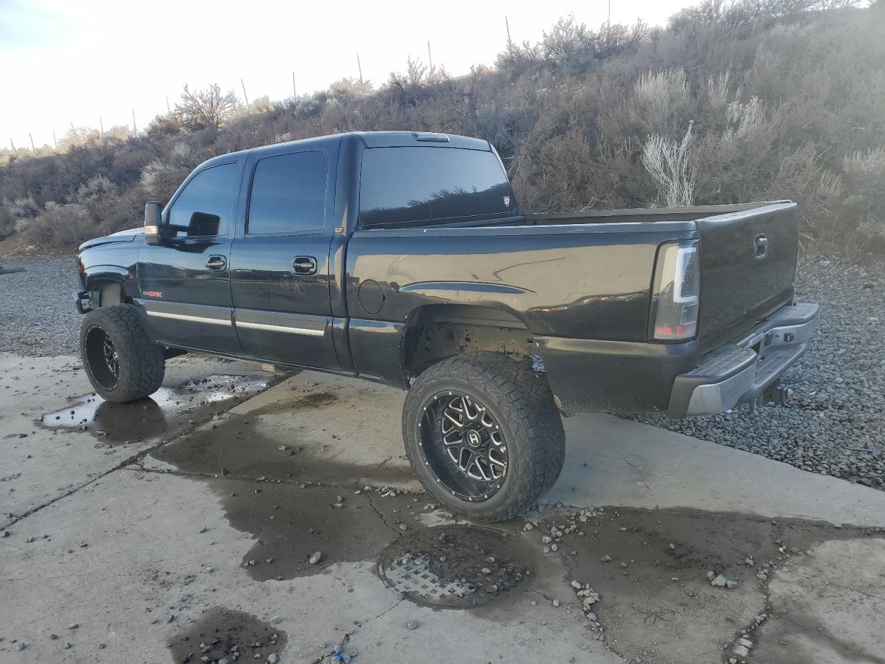 2006 Chevrolet Silverado - Image 2