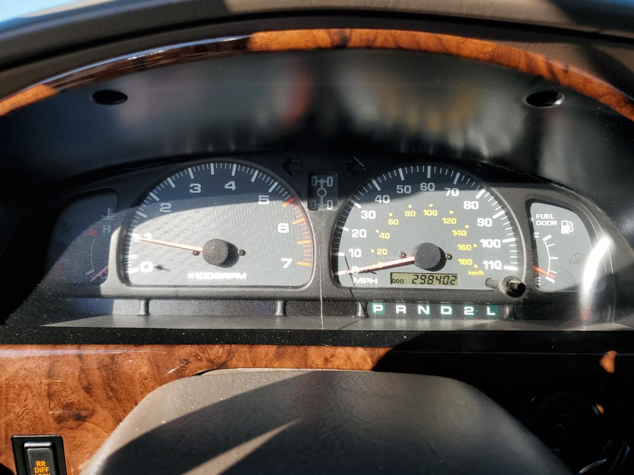 2000 Toyota 4Runner - Image 9
