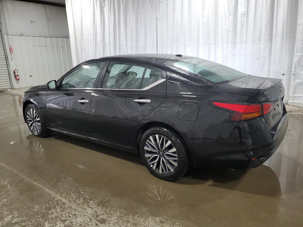 2024 Nissan Altima - Image 2