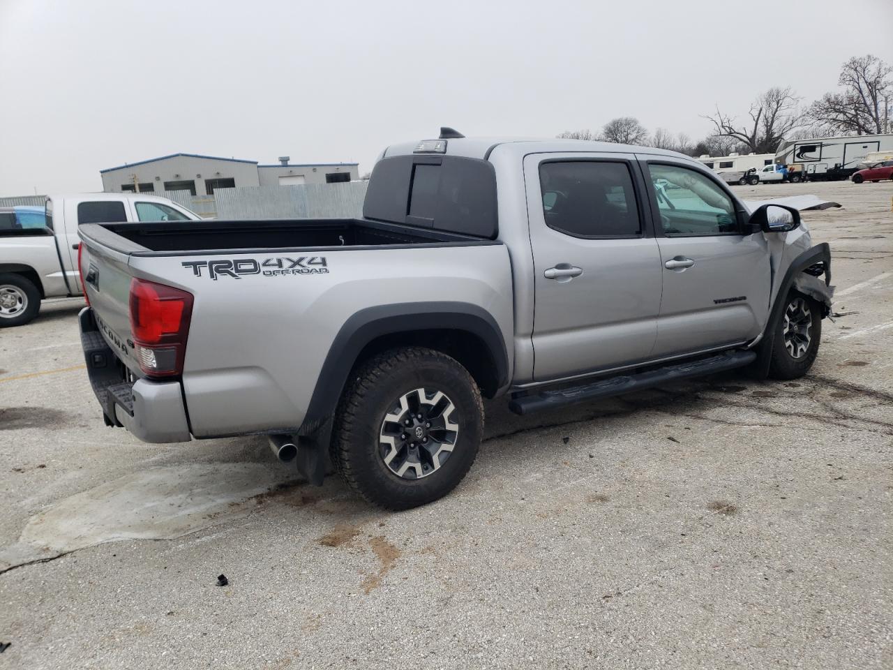2019 Toyota Tacoma - Image 3
