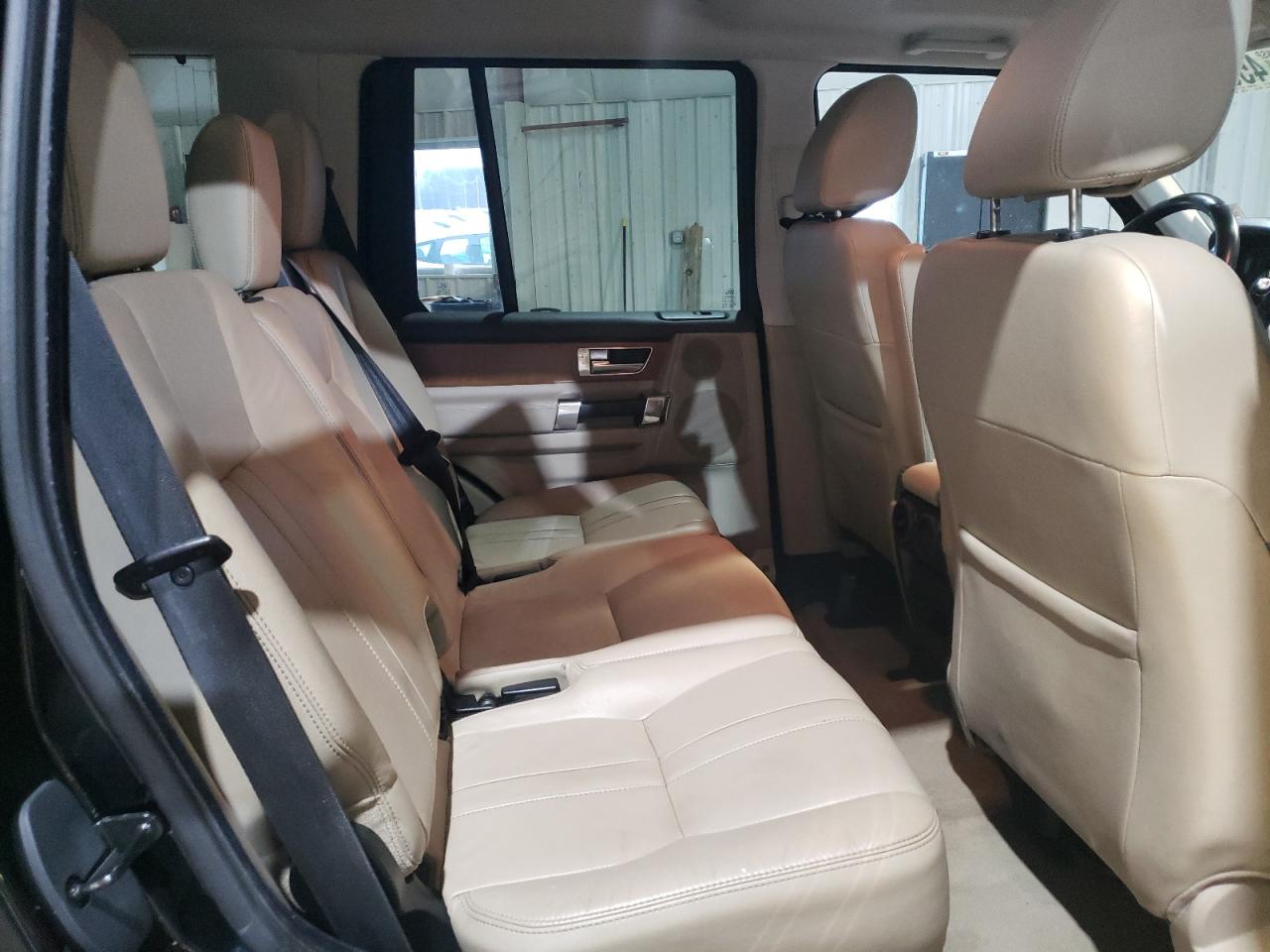 2013 Land Rover LR4 - Image 12