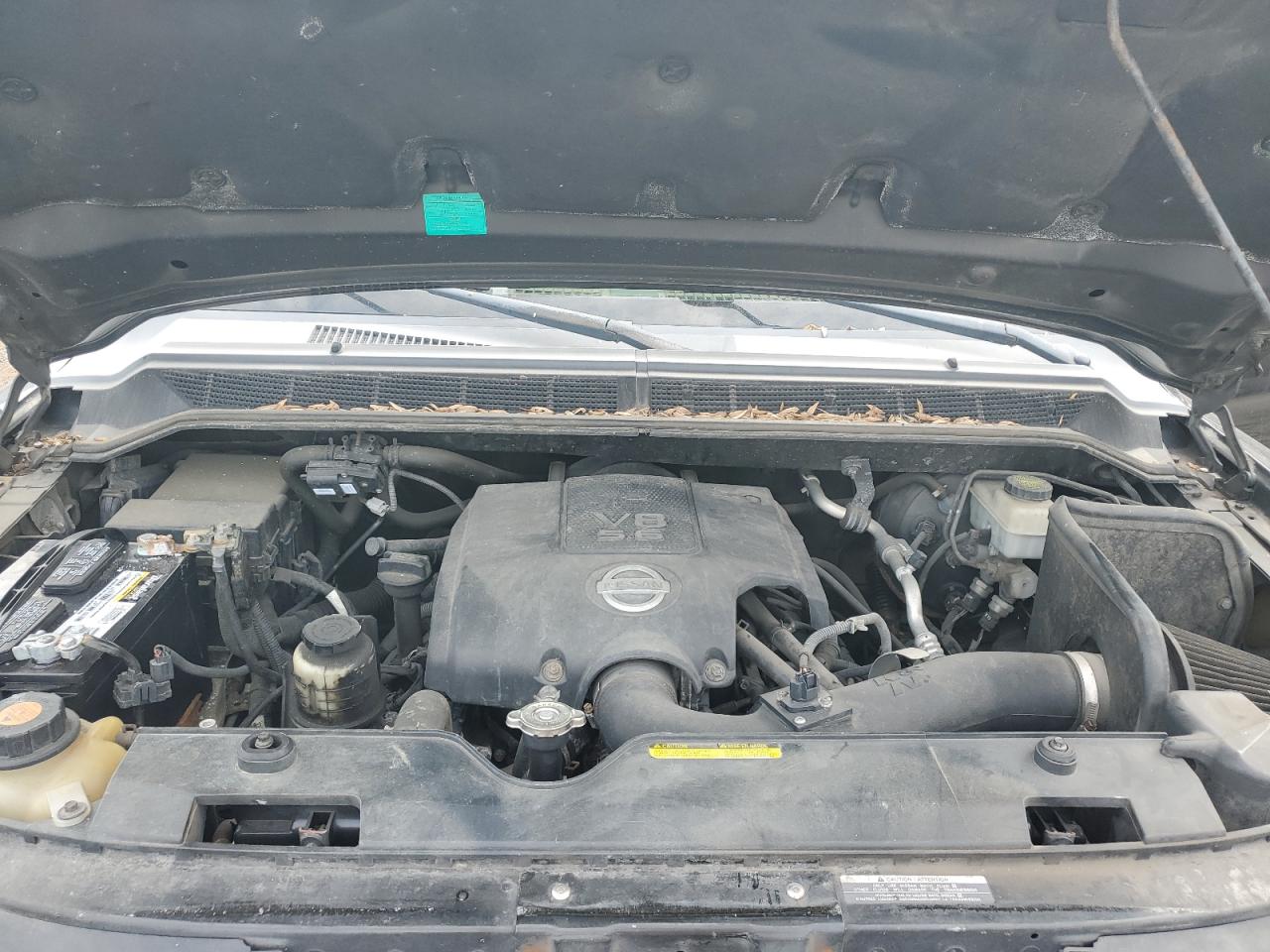 2012 Nissan Titan - Image 11