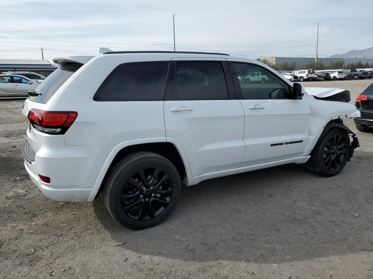 2020 Jeep Grand Cherokee - Image 3