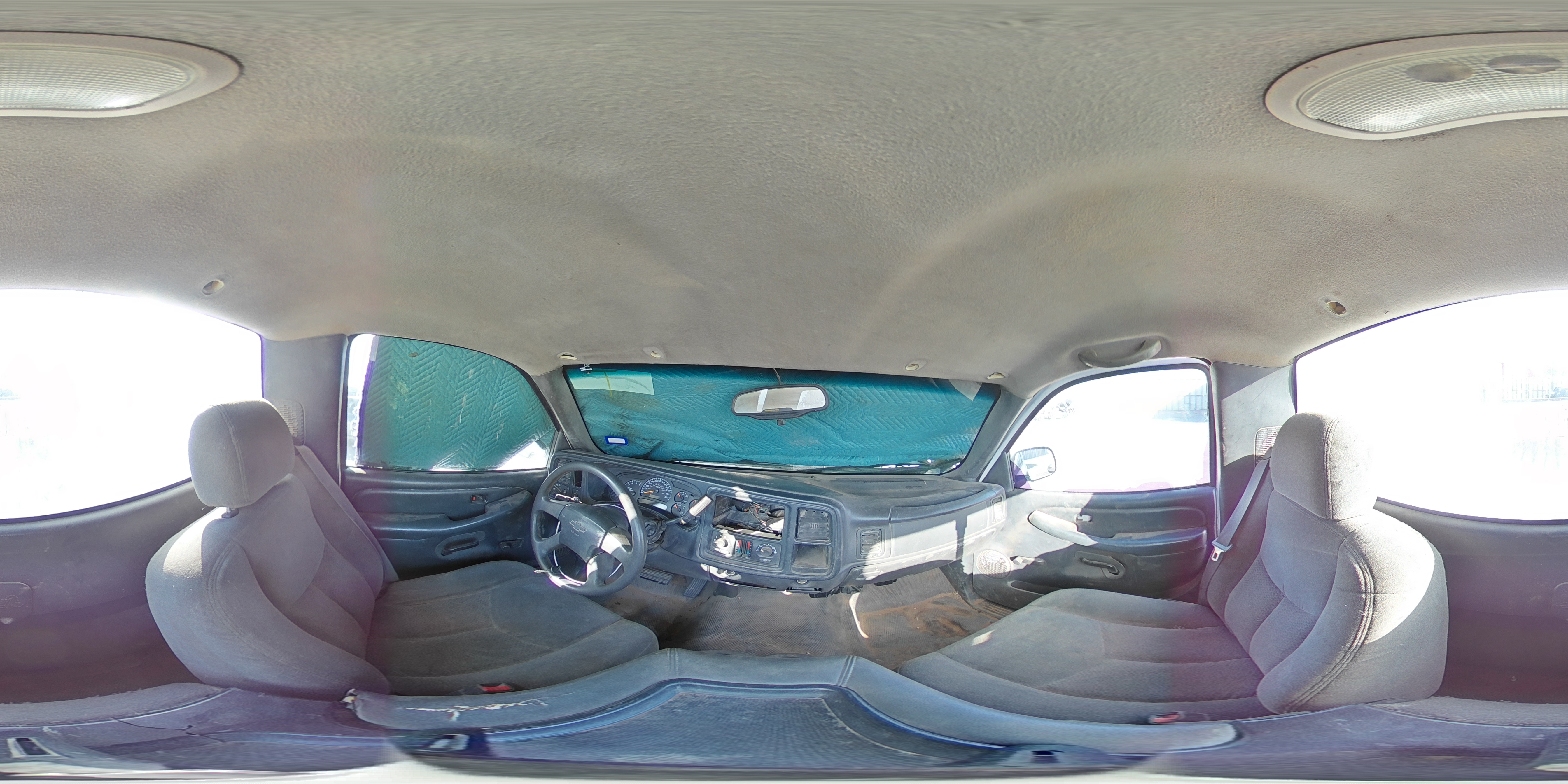 2005 Chevrolet Silverado - Image 13