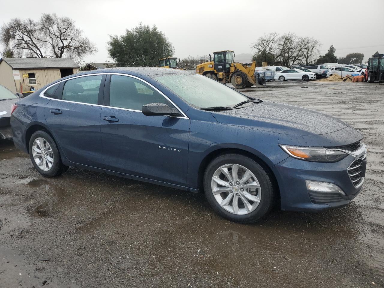 2022 Chevrolet Malibu - Image 4