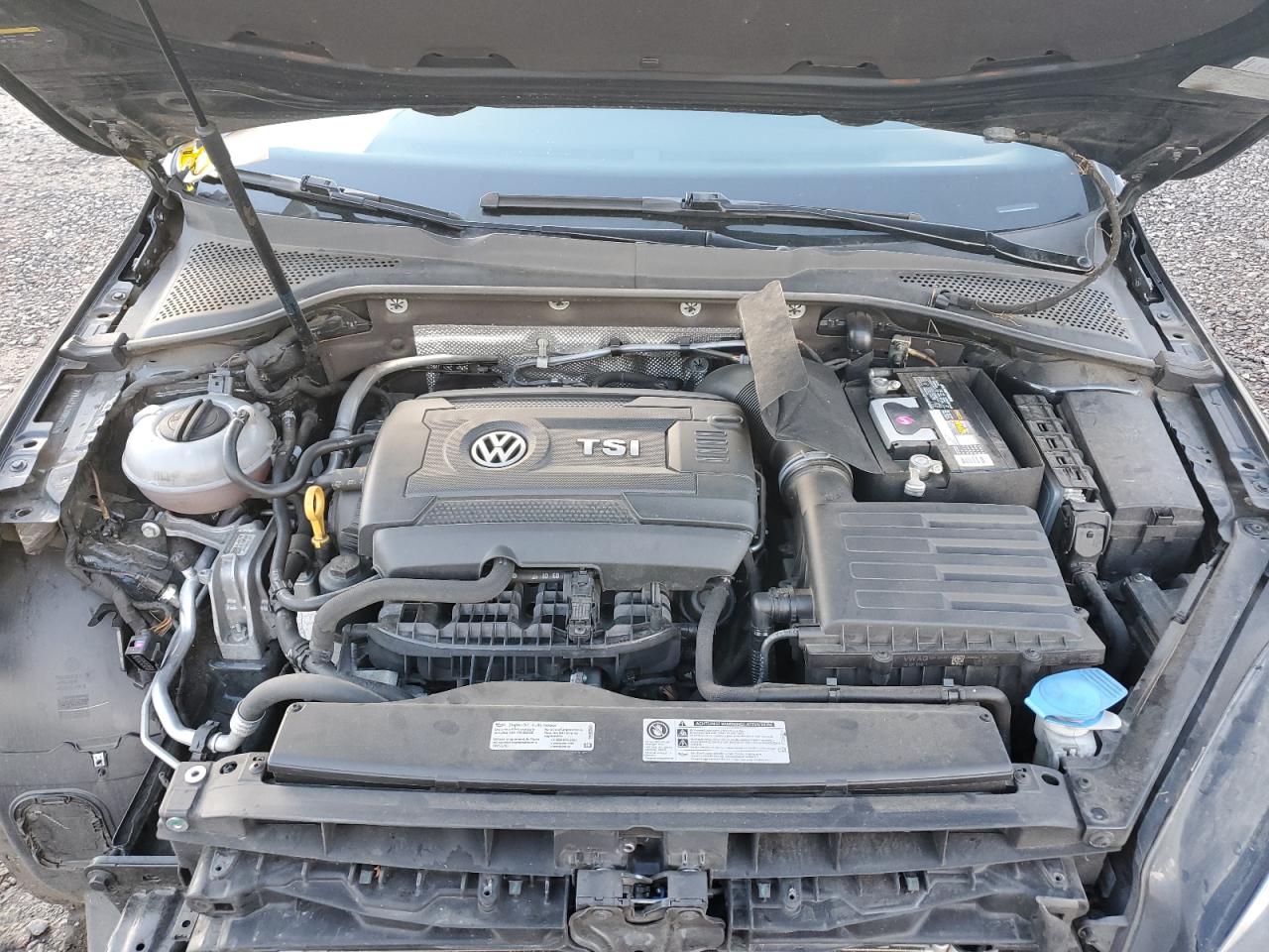 2017 Volkswagen GTI - Image 11