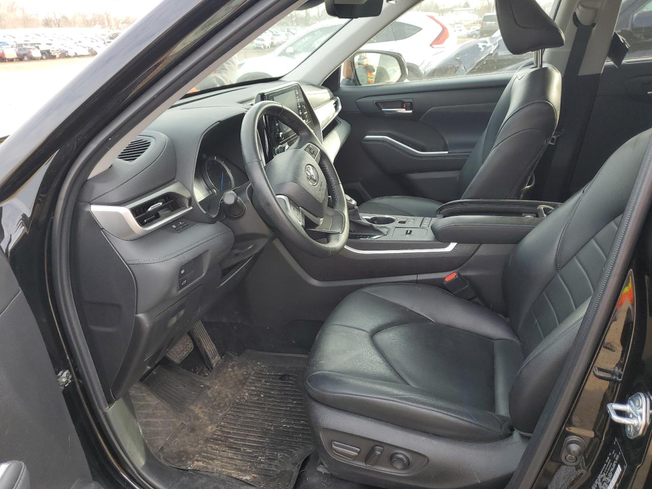 2022 Toyota Highlander - Image 7