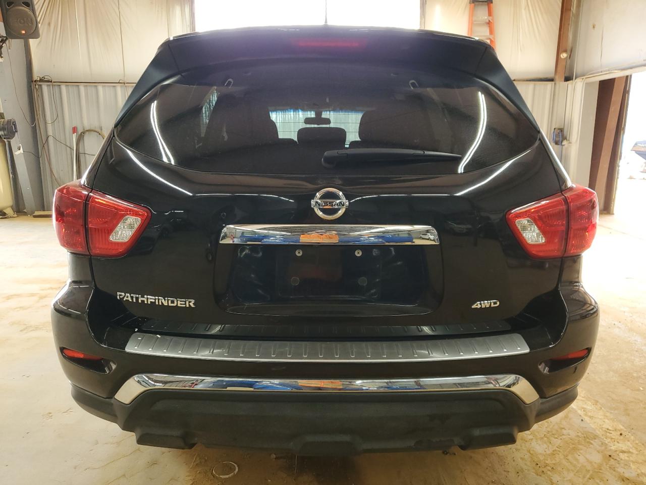 2017 Nissan Pathfinder - Image 6