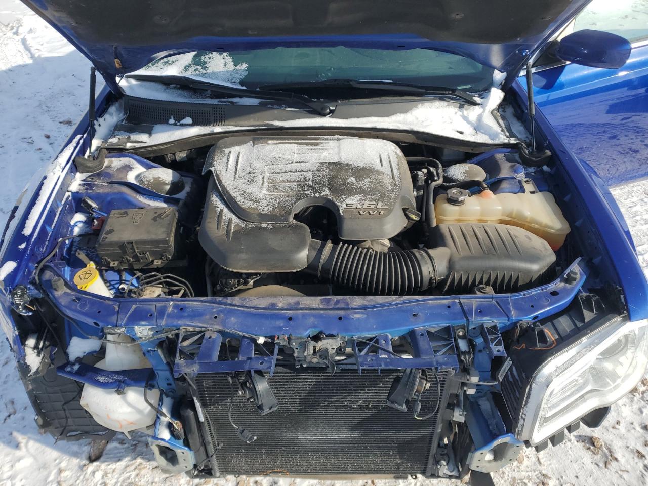 2018 Chrysler 300 - Image 11