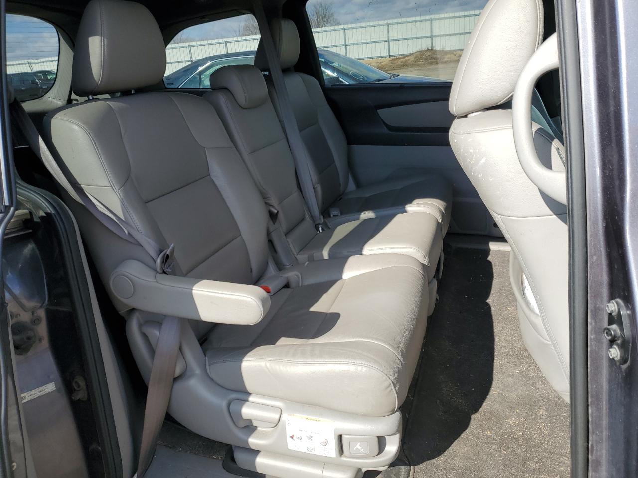 2016 Honda Odyssey - Image 11