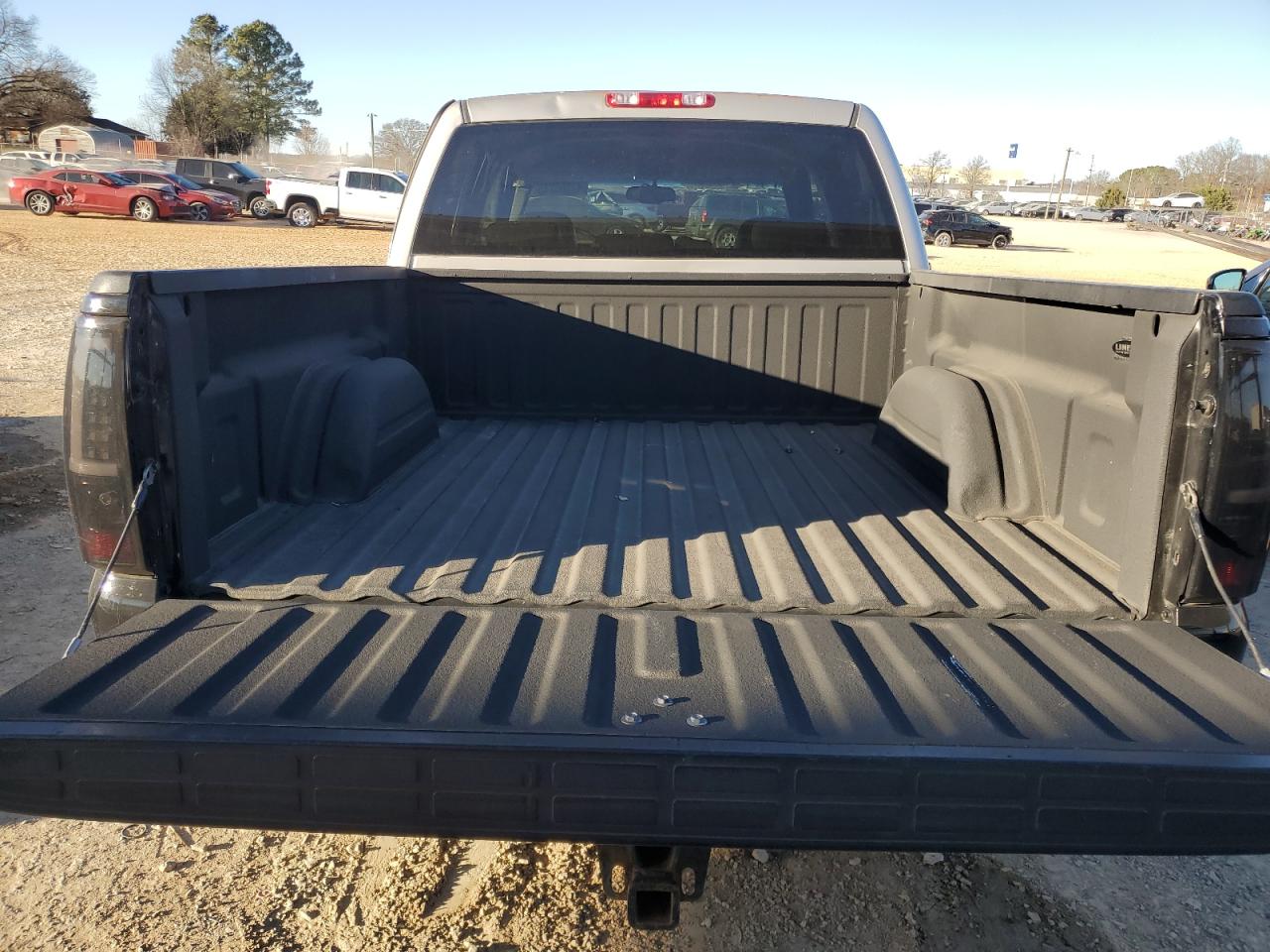 2004 GMC Sierra - Image 6