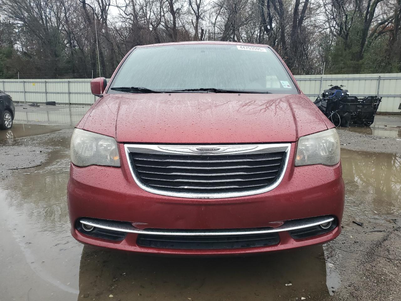 2014 Chrysler Town & Country - Image 5