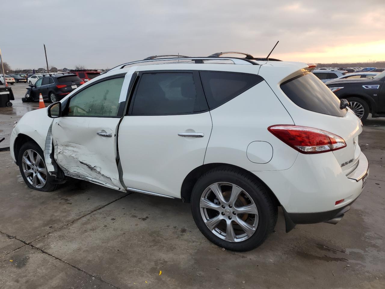 2014 Nissan Murano - Image 2