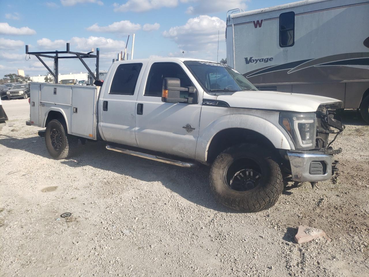 2014 Ford F350 - Image 4