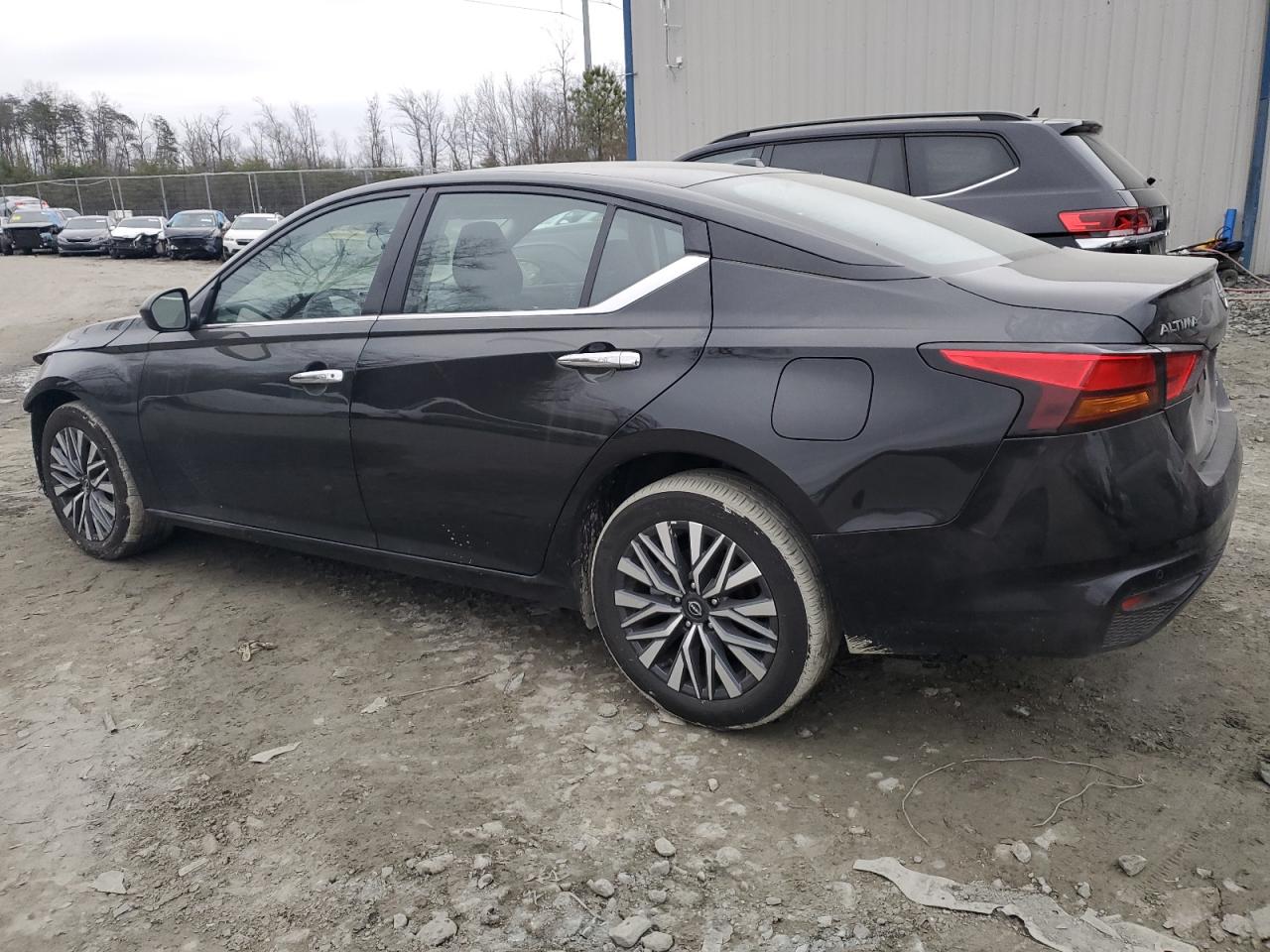 2024 Nissan Altima - Image 2