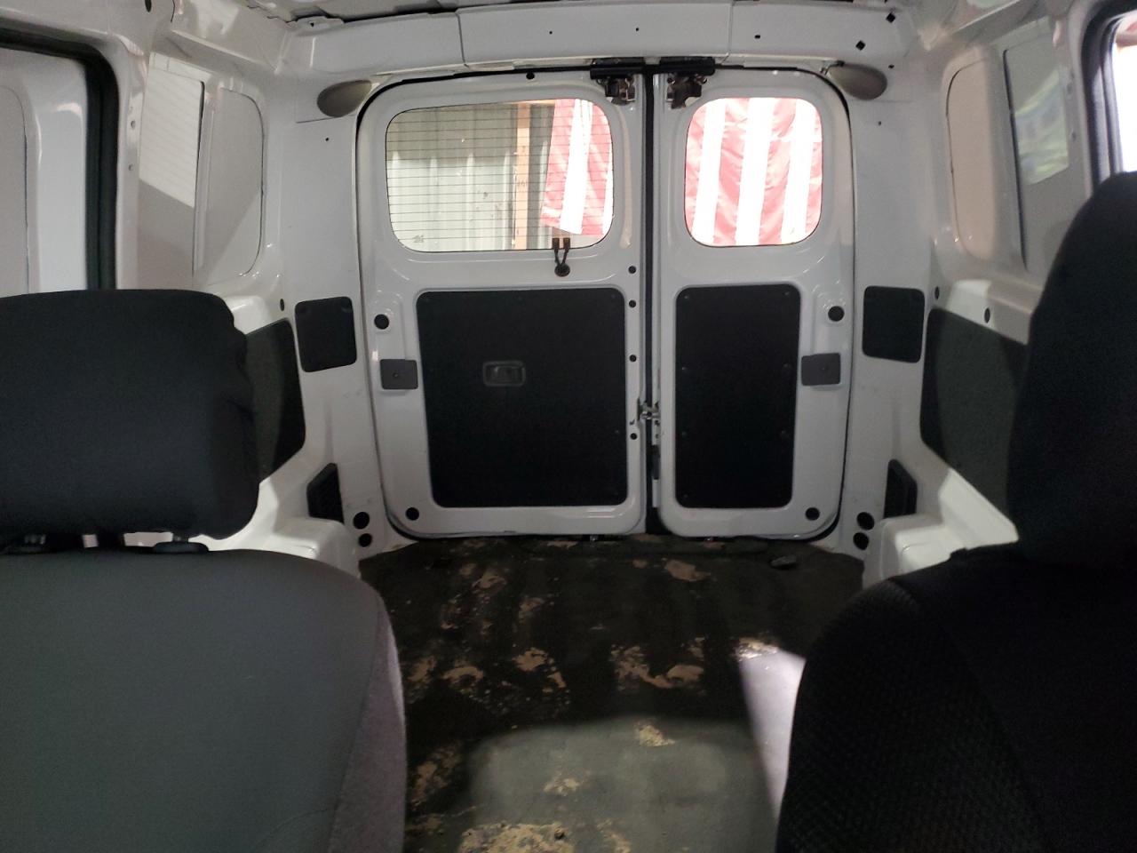 2015 Nissan NV - Image 10