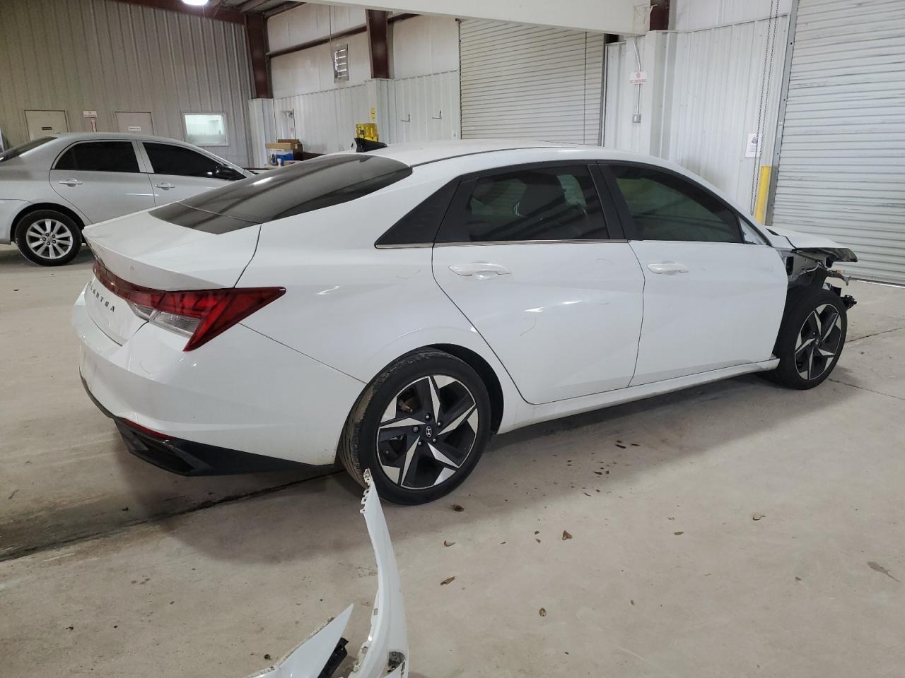2021 Hyundai Elantra - Image 3