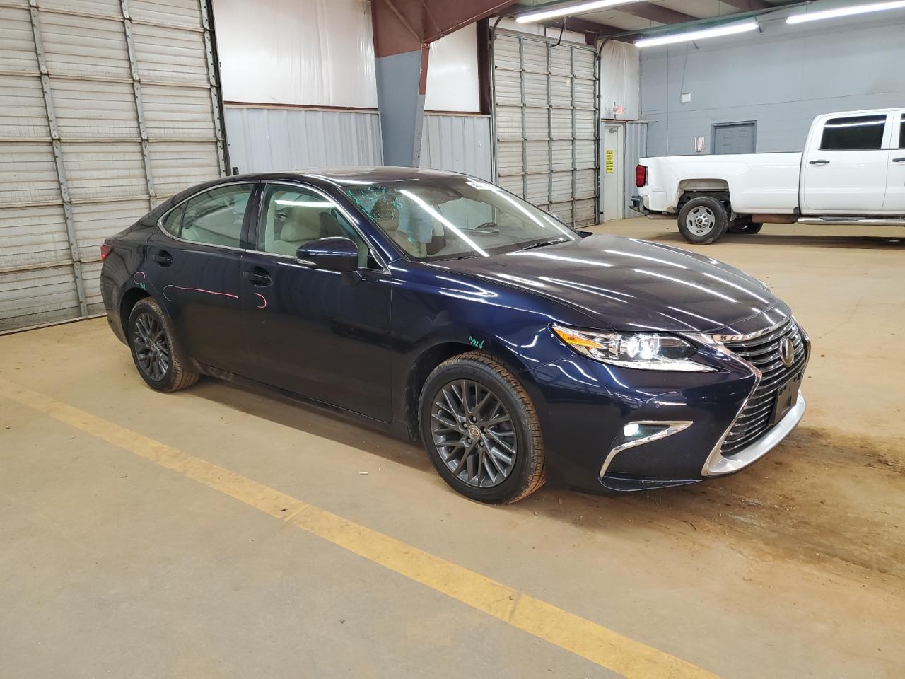 2018 Lexus ES - Image 4
