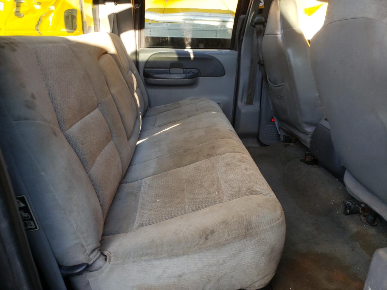 2003 Ford F250 - Image 10