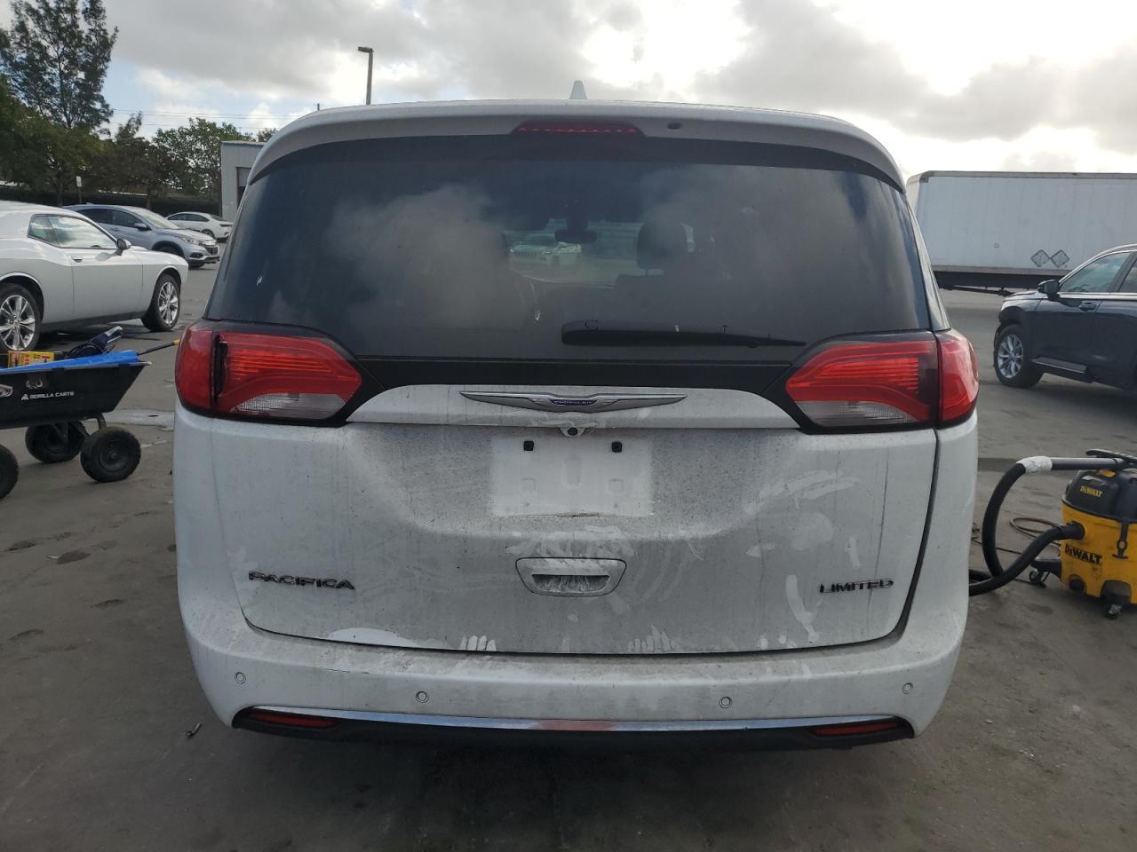 2019 Chrysler Pacifica - Image 6