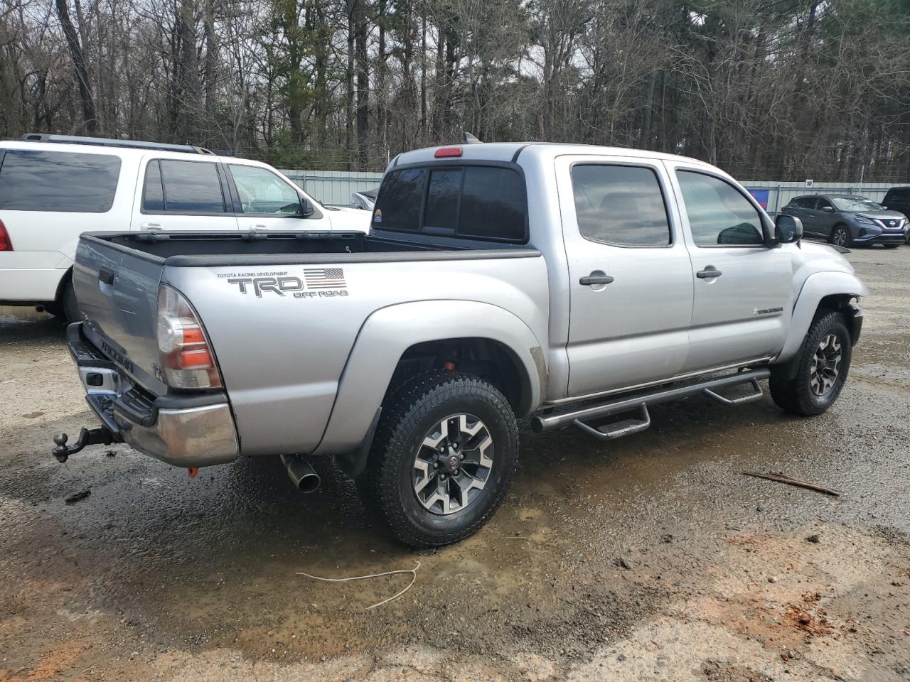 2015 Toyota Tacoma - Image 3