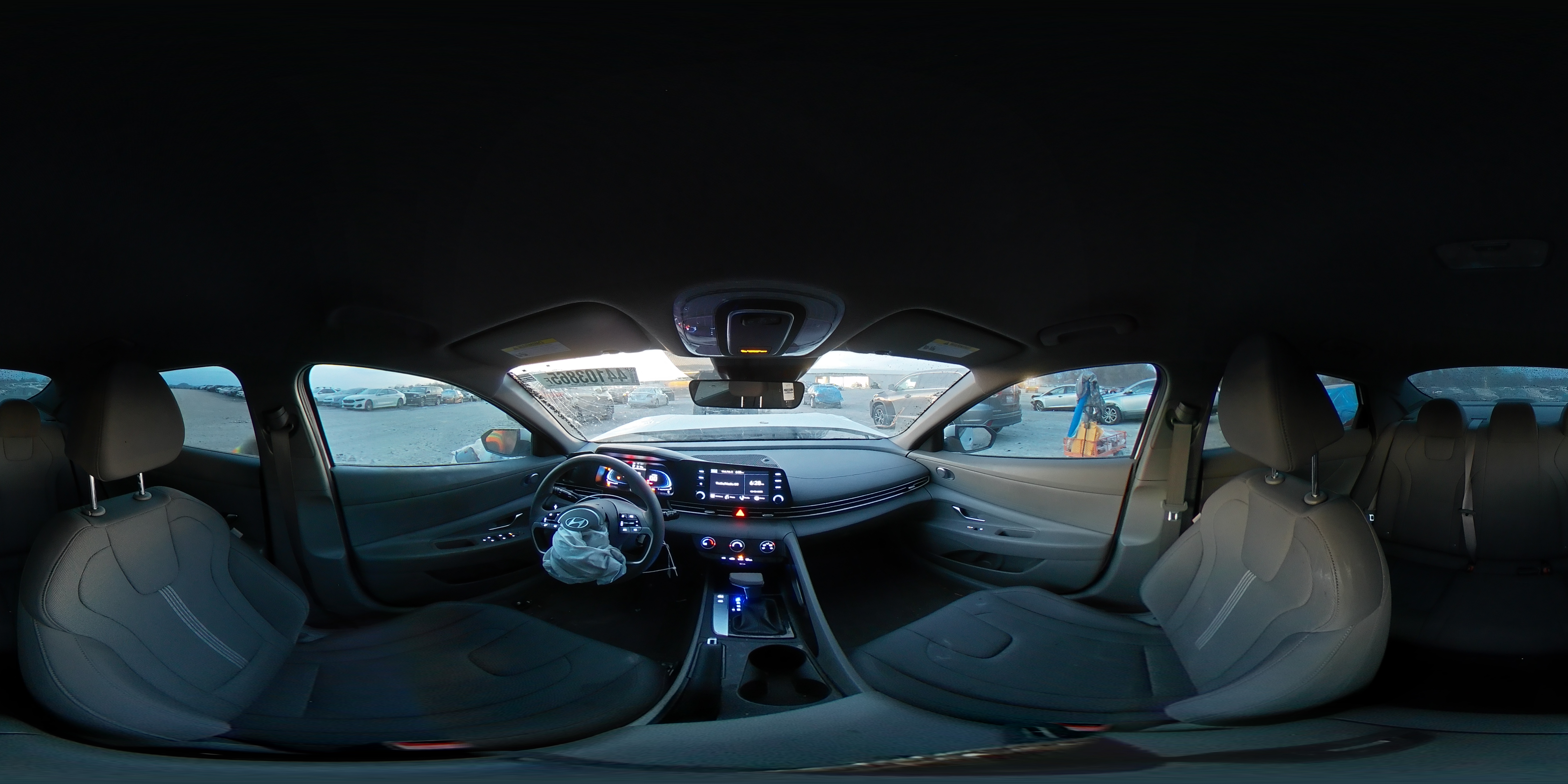 2024 Hyundai Elantra - Image 13