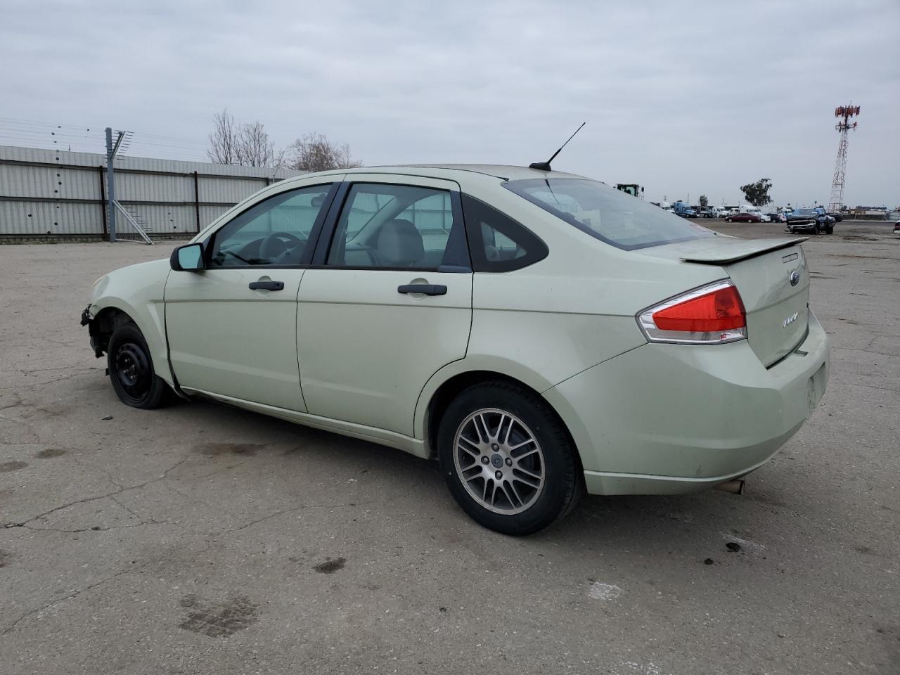 2010 Ford Focus - Image 2