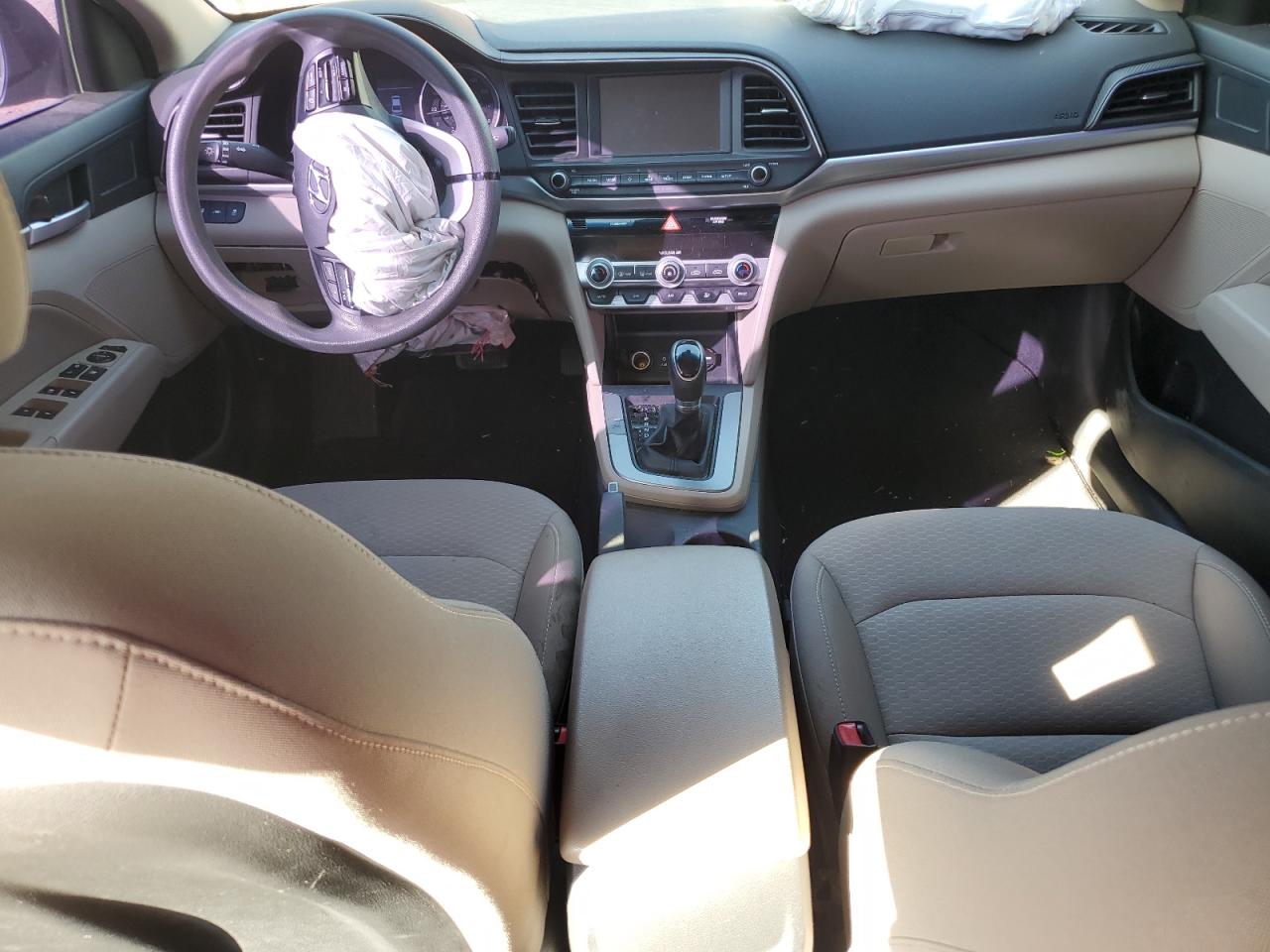 2020 Hyundai Elantra - Image 8