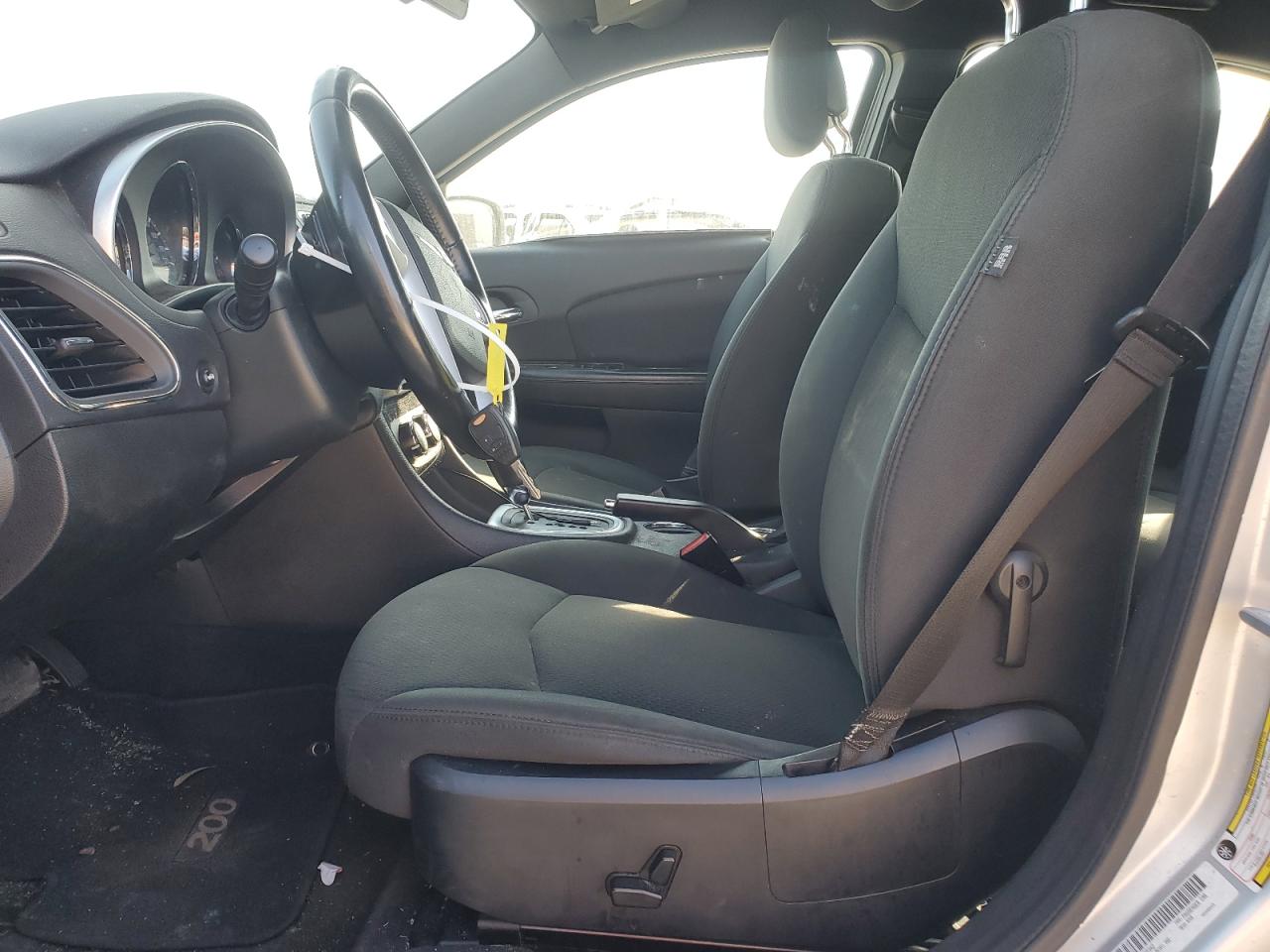2011 Chrysler 200 - Image 7