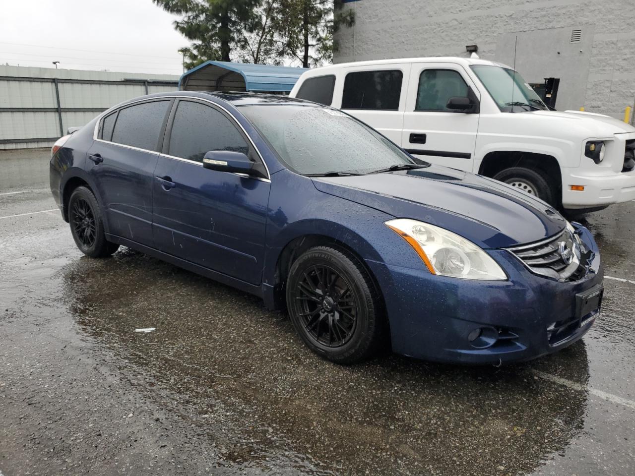 2011 Nissan Altima - Image 4