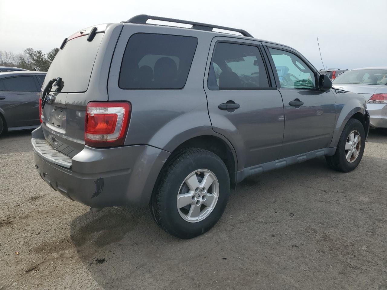 2010 Ford Escape - Image 3