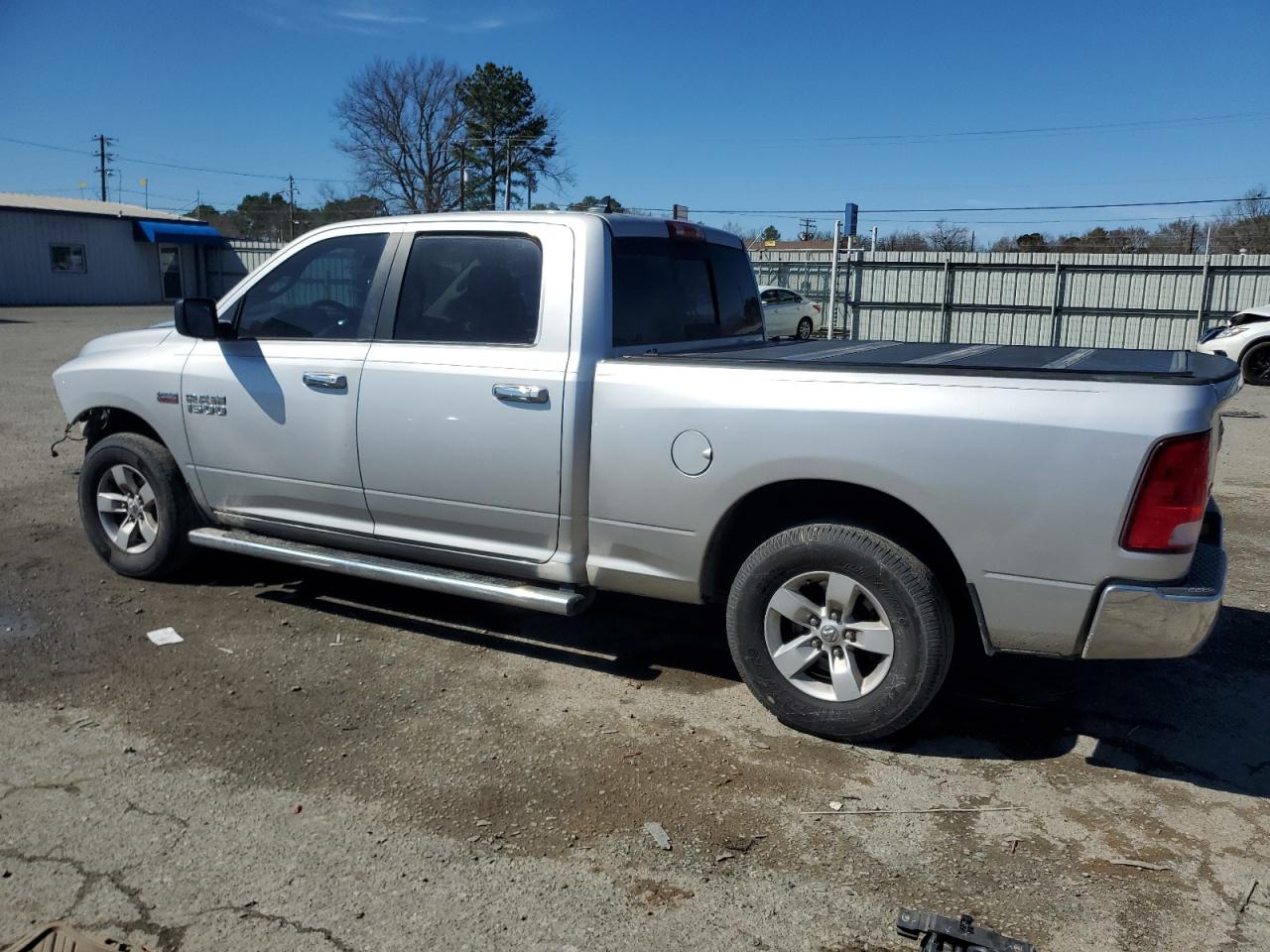 2016 RAM 1500 - Image 2