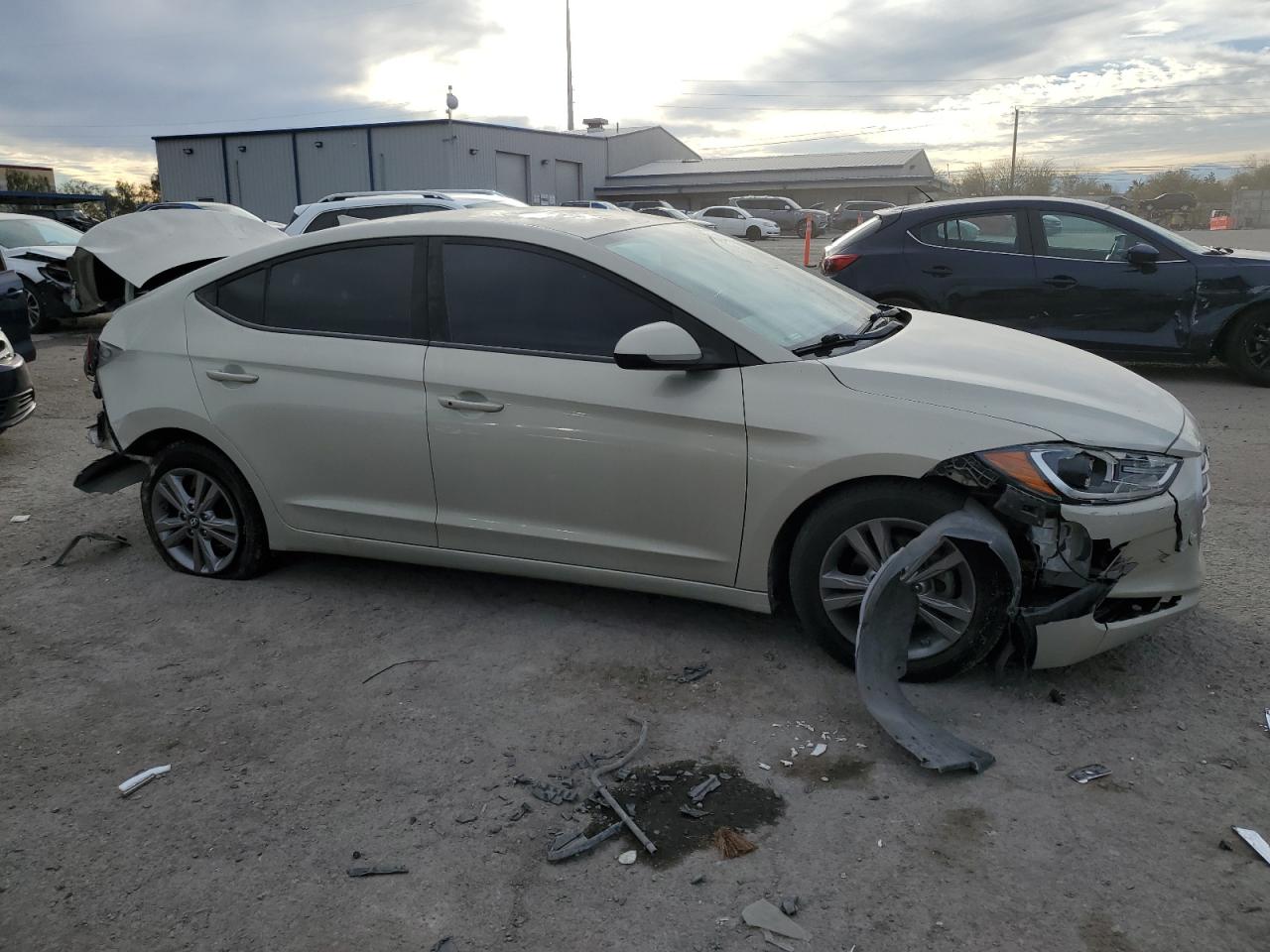 2017 Hyundai Elantra - Image 4