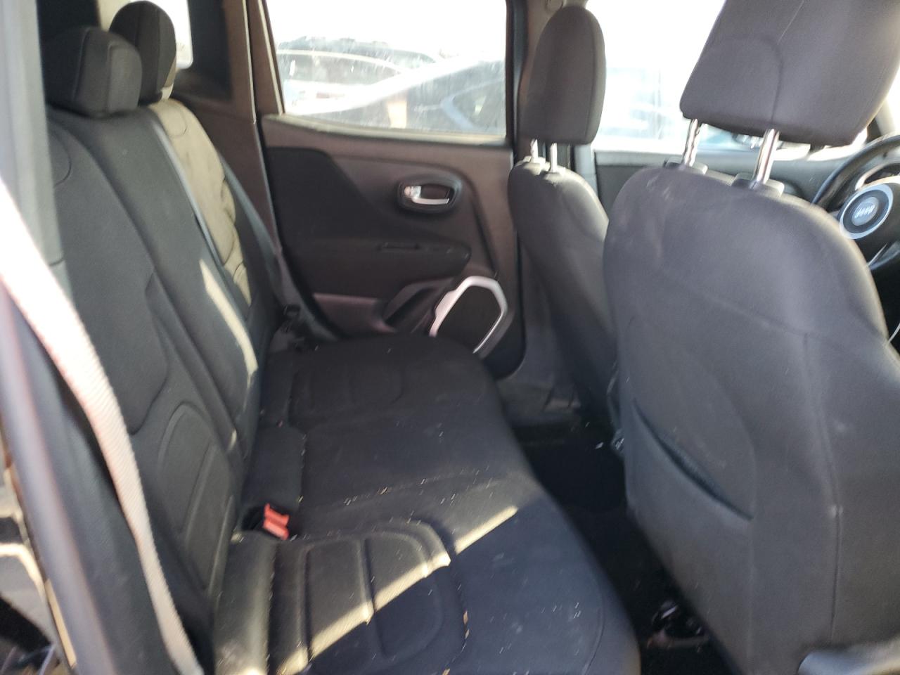 2018 Jeep Renegade - Image 12