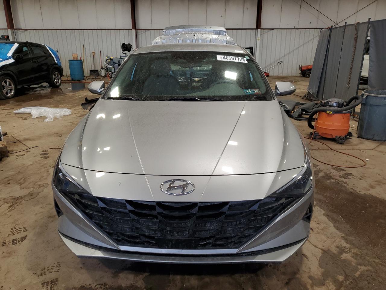 2022 Hyundai Elantra - Image 5
