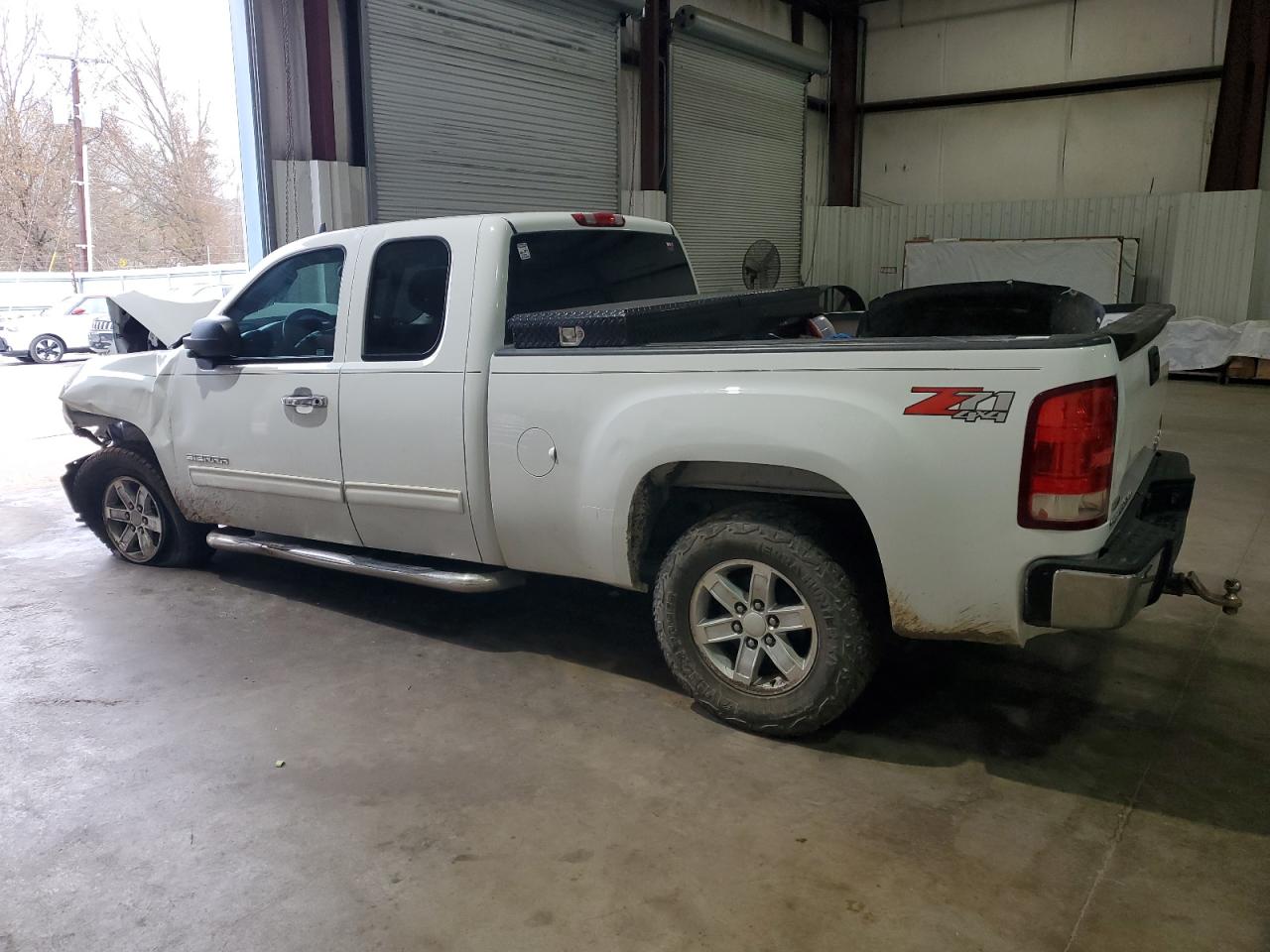 2011 GMC Sierra - Image 2