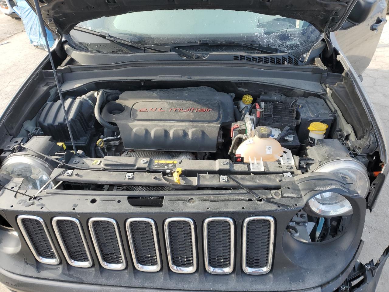 2018 Jeep Renegade - Image 11