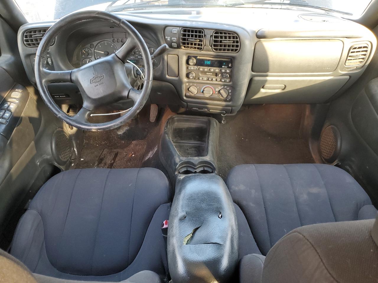 2003 Chevrolet S-10 Pickup - Image 8