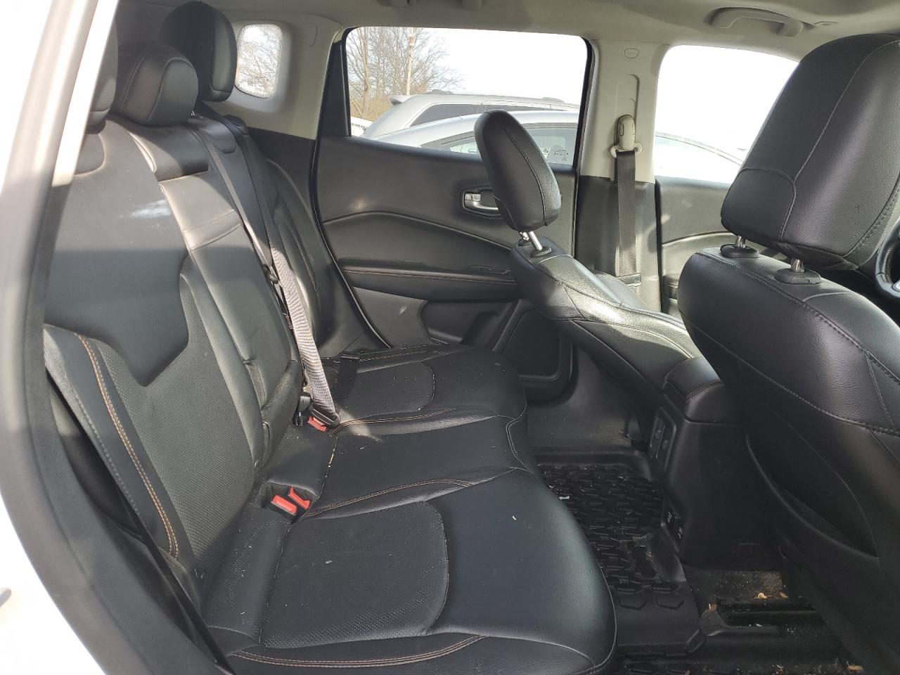 2017 Jeep Compass - Image 11