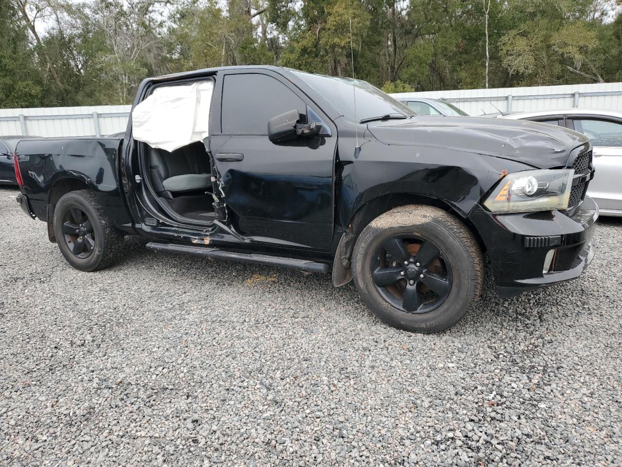 2015 RAM 1500 - Image 4