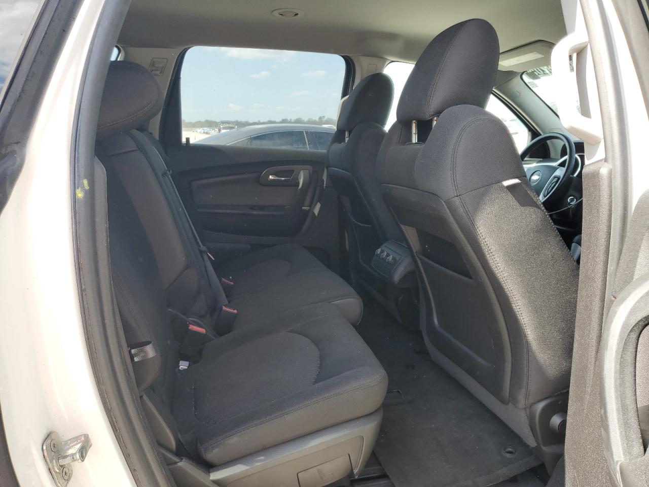 2012 Chevrolet Traverse - Image 11