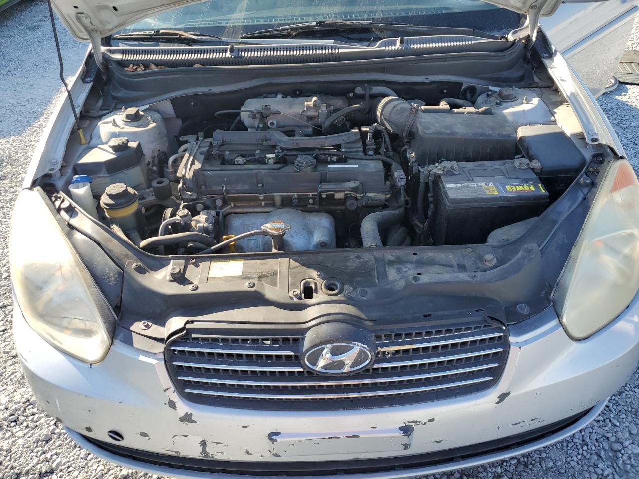 2008 Hyundai Accent - Image 11